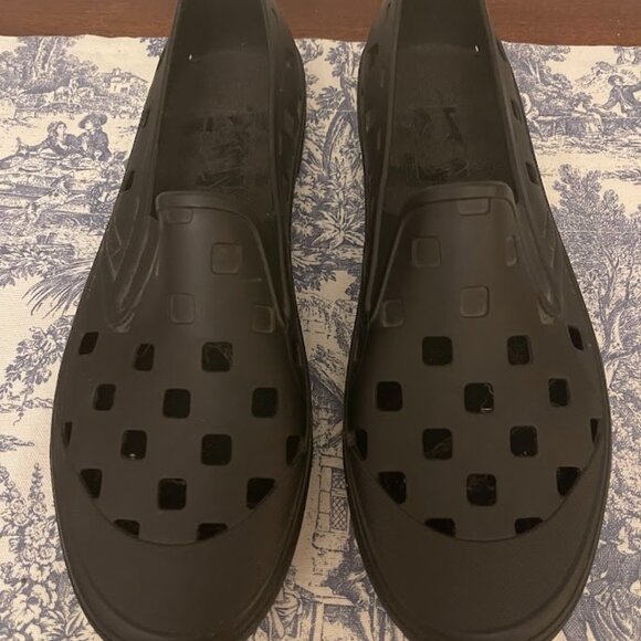 VANS Off The Wall Slip on TREK Shoes Black Loafers Size 12 LIKE NEW - Picture 1 of 5